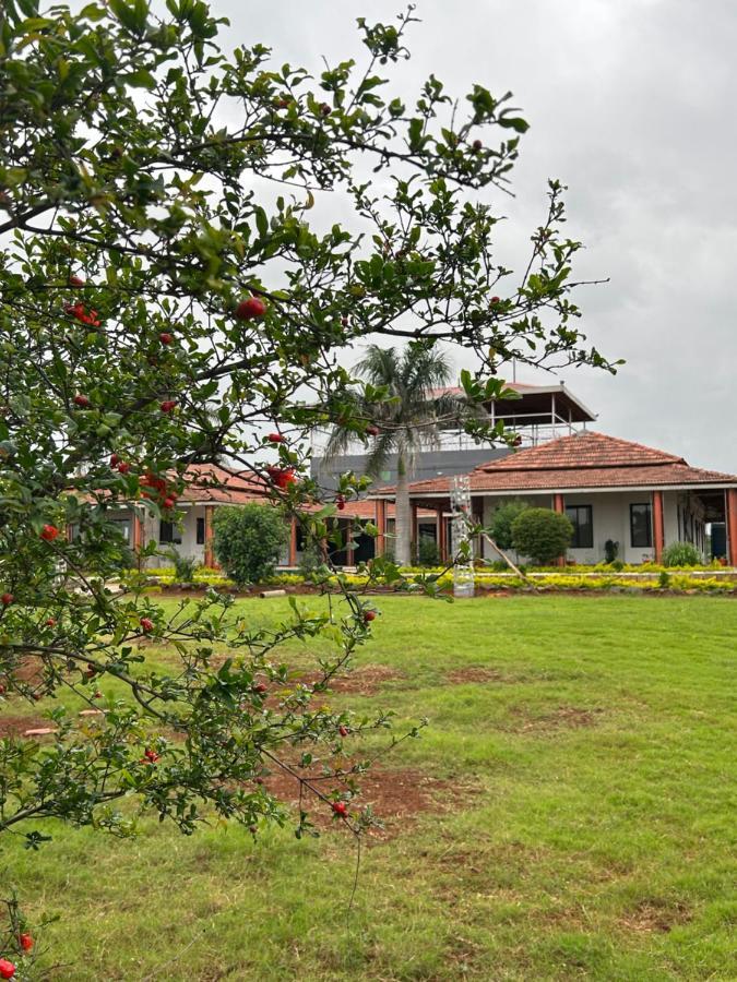 The Sunset Lawns Villa Pune Exteriör bild