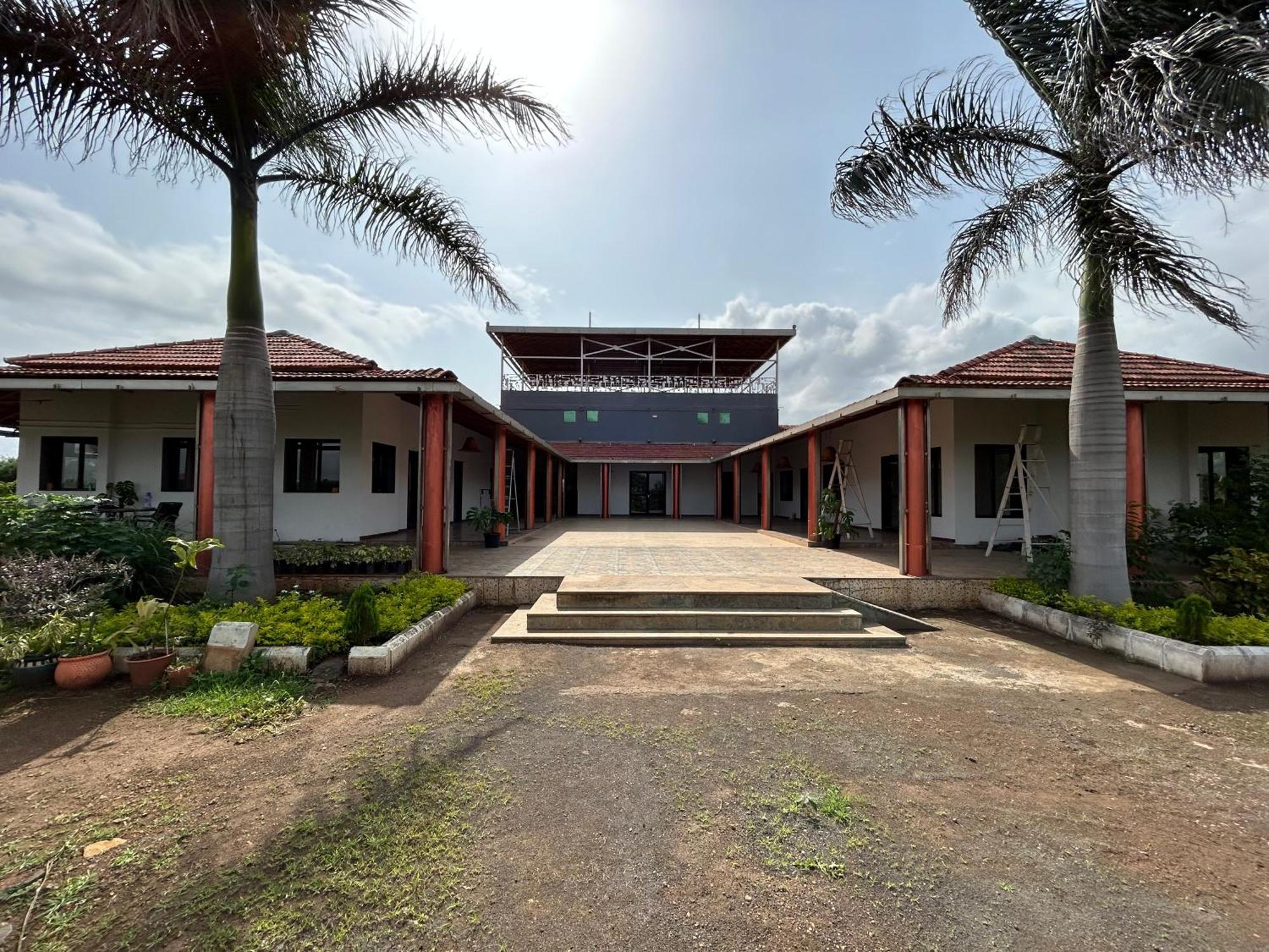 The Sunset Lawns Villa Pune Exteriör bild